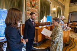 20250821-BSK_2079.jpg-Nowi liderzy w oświacie, podziękowania dla ustępujących