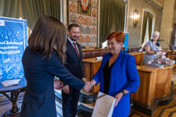 20250821-BSK_2118.jpg-Nowi liderzy w oświacie, podziękowania dla ustępujących