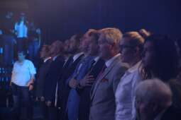 BCvxoL2w.jpeg-Inauguracja roku szkolnego, prezydent otworzył halę w XXX LO