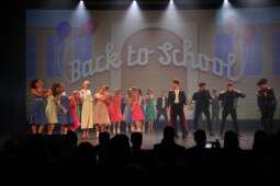 K8hFMUMQ.jpeg-Inauguracja roku szkolnego, prezydent otworzył halę w XXX LO