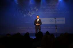 WjA4Mchw.jpeg-Inauguracja roku szkolnego, prezydent otworzył halę w XXX LO