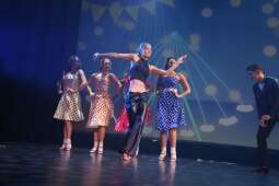 gTBZUhDQ.jpeg-Inauguracja roku szkolnego, prezydent otworzył halę w XXX LO