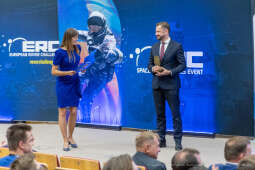 BS-250831-BSK_7229.jpg-ERC, Miszalski, Dekoracja