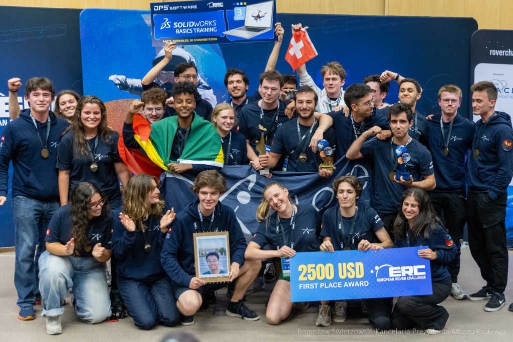 BS-250831-BSK_7333.jpg-ERC, Miszalski, Dekoracja  Autor: B. Świerzowski