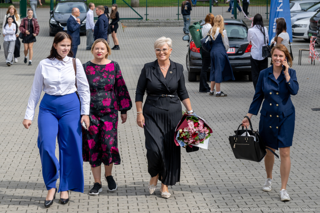 Miszalski, XXX, LO, Liceum Ogólnokształcące, nowy rok szkolny, Raś, Klaman, hala, Pasek  Autor: P. Wojnarowski