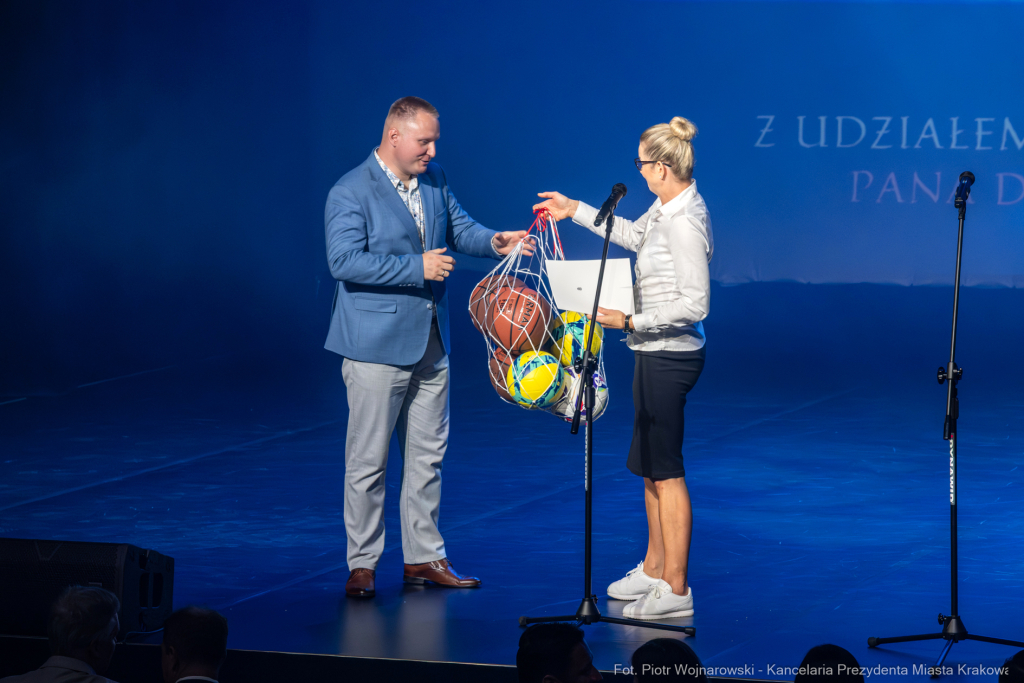 Miszalski, XXX, LO, Liceum Ogólnokształcące, nowy rok szkolny, Raś, Klaman, hala, Pasek  Autor: P. Wojnarowski