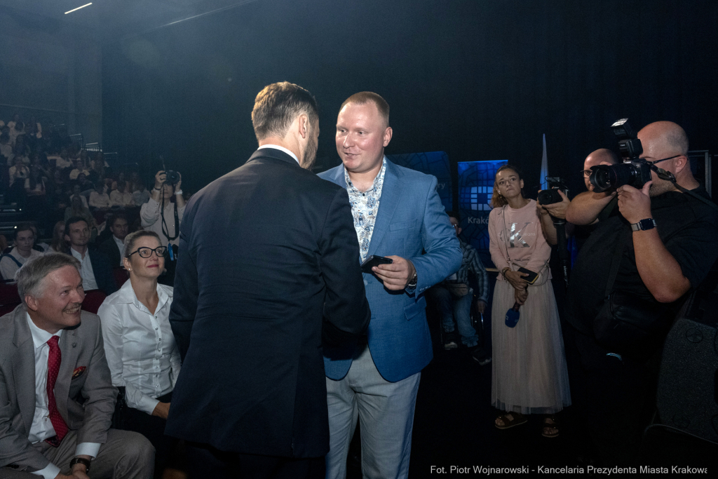 Miszalski, XXX, LO, Liceum Ogólnokształcące, nowy rok szkolny, Raś, Klaman, hala, Pasek  Autor: P. Wojnarowski