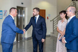 PW_564_002_fot. Piotr Wojnarowski.jpg-Miszalski, Solaris, wizyta, synchrotron, badania, technologia