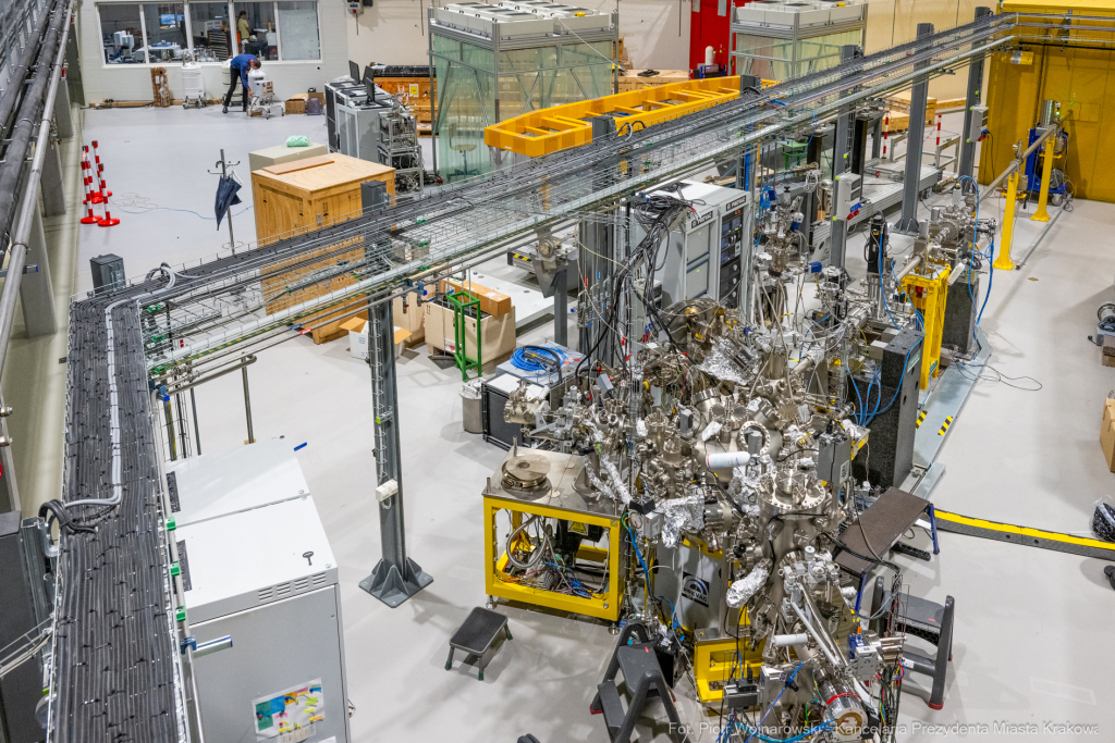 PW_564_006_fot. Piotr Wojnarowski.jpg-Miszalski, Solaris, wizyta, synchrotron, badania, technologia  Autor: P. Wojnarowski
