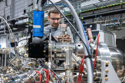 PW_564_011_fot. Piotr Wojnarowski.jpg-Miszalski, Solaris, wizyta, synchrotron, badania, technologia