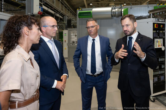 PW_564_017_fot. Piotr Wojnarowski.jpg-Miszalski, Solaris, wizyta, synchrotron, badania, technologia