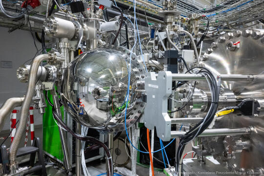 PW_564_018_fot. Piotr Wojnarowski.jpg-Miszalski, Solaris, wizyta, synchrotron, badania, technologia