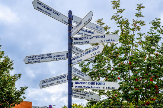 PW_564_020_fot. Piotr Wojnarowski.jpg-Miszalski, Solaris, wizyta, synchrotron, badania, technologia