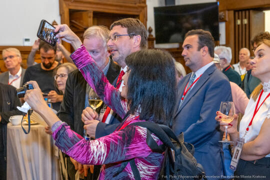 PW_563_009_fot. Piotr Wojnarowski.jpg-PEN, Kracik, Tokarczuk, Michnik, kongres