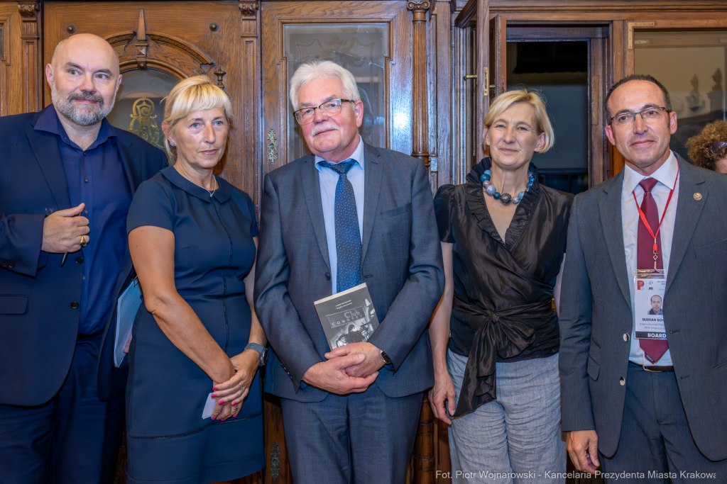 PW_563_019_fot. Piotr Wojnarowski.jpg-PEN, Kracik, Tokarczuk, Michnik, kongres  Autor: P. Wojnarowski