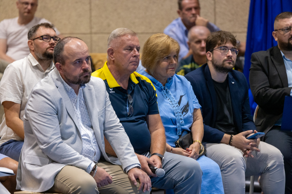 BSK_0342.jpg-Ławka, Miszalski, Sęk  Autor: B. Świerzowski