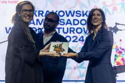 YYJ_ZucQ.jpeg-Wręczono tytuły dla Krakowskich Ambasadorów Wielokulturowości