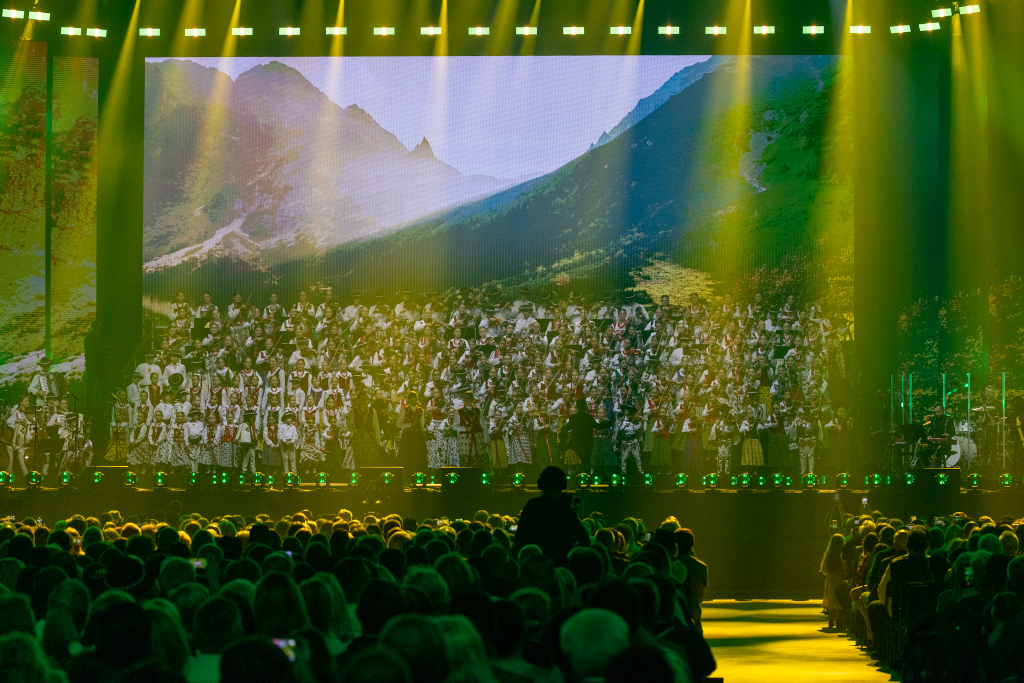 BSK_2067.jpg-Mała Armia Janosika, Sęk  Autor: B. Świerzowski