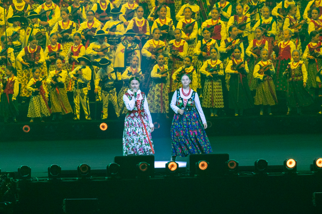 BSK_2416.jpg-Mała Armia Janosika, Sęk  Autor: B. Świerzowski