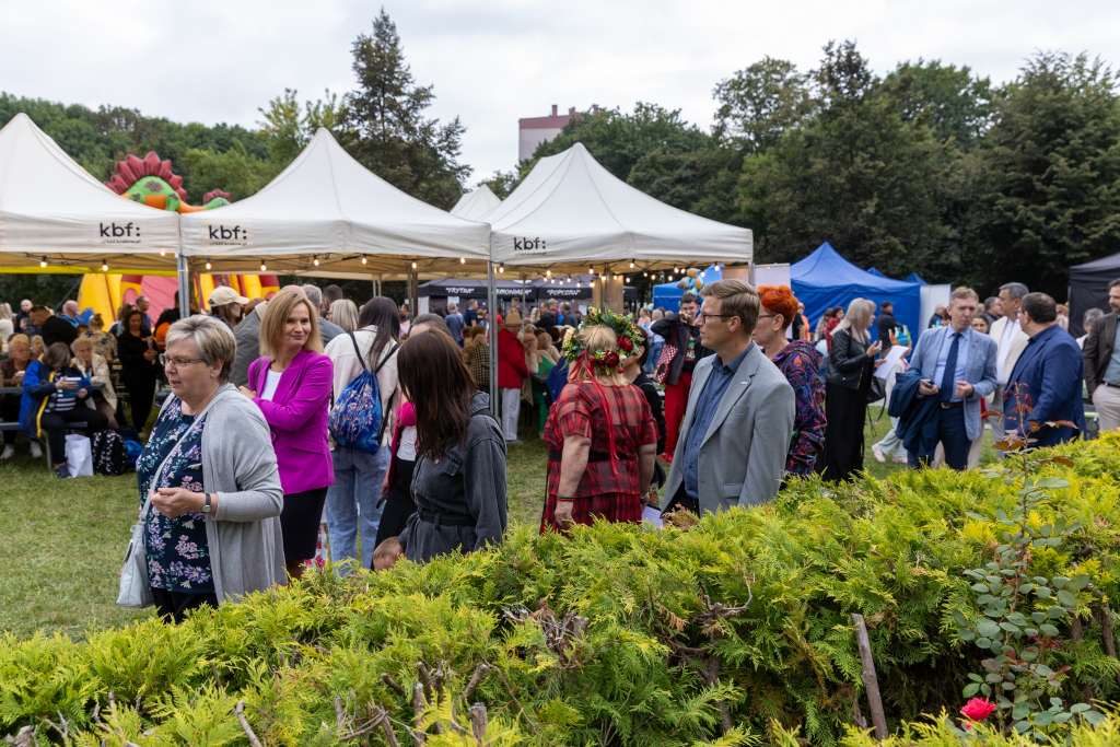 BSK_3893.jpg-Piknik, Drabik, Miszalski  Autor: B. Świerzowski