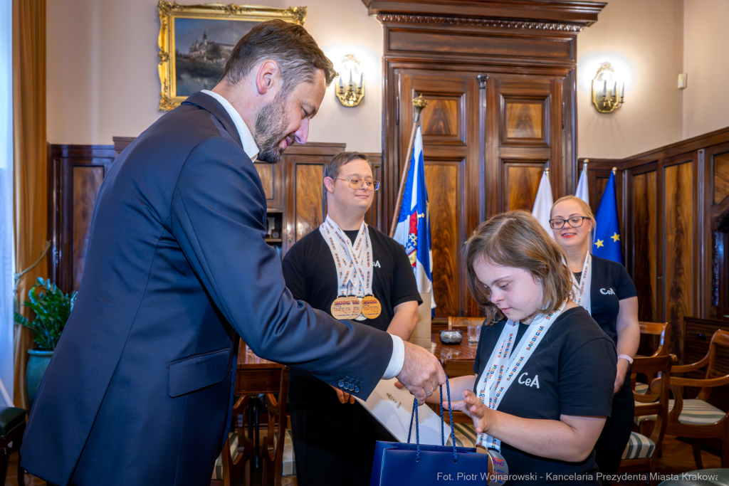 PW_568_003_fot. Piotr Wojnarowski.jpg-Miszalski, Cor et Animus, paratancerze, spotkanie, zdjęcia  Autor: P. Wojnarowski