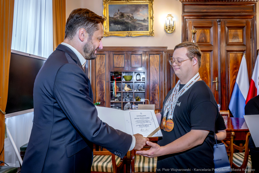 PW_568_007_fot. Piotr Wojnarowski.jpg-Miszalski, Cor et Animus, paratancerze, spotkanie, zdjęcia  Autor: P. Wojnarowski