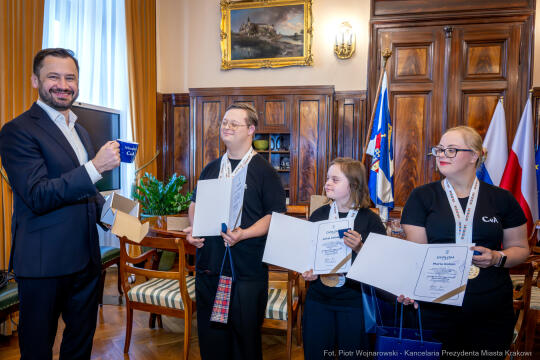 PW_568_010_fot. Piotr Wojnarowski.jpg-Miszalski, Cor et Animus, paratancerze, spotkanie, zdjęcia