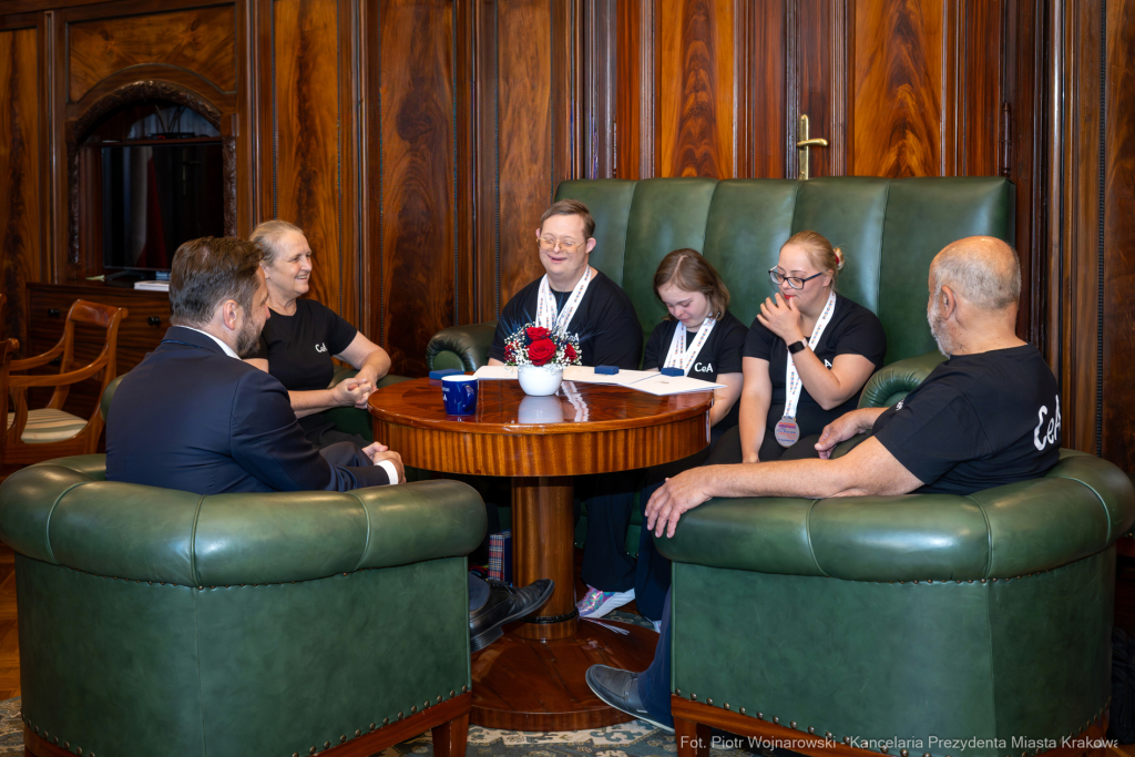 PW_568_012_fot. Piotr Wojnarowski.jpg-Miszalski, Cor et Animus, paratancerze, spotkanie, zdjęcia  Autor: P. Wojnarowski