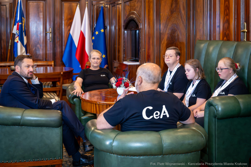 PW_568_014_fot. Piotr Wojnarowski.jpg-Miszalski, Cor et Animus, paratancerze, spotkanie, zdjęcia  Autor: P. Wojnarowski