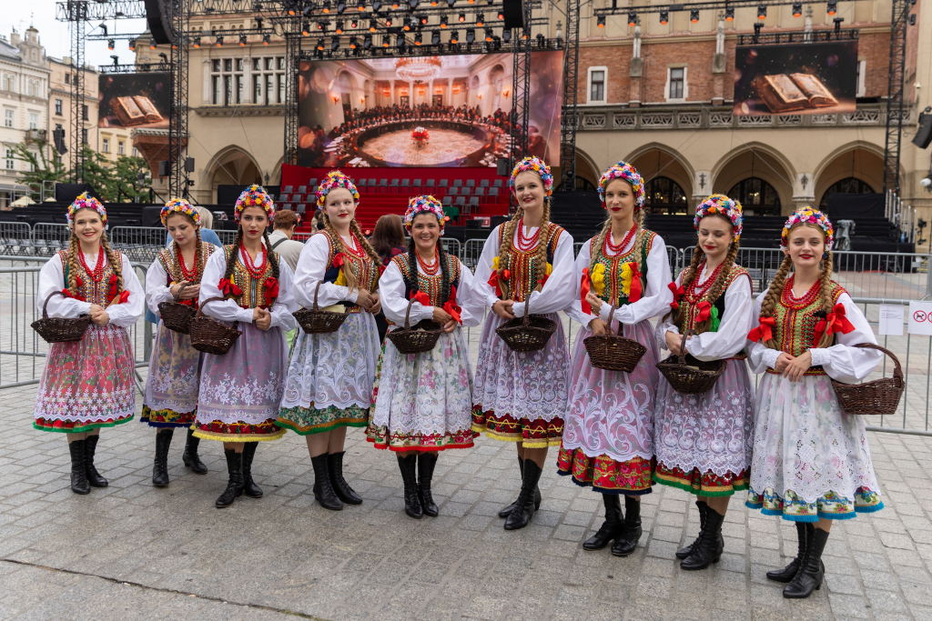 BSK_8067.jpg-Kronika Polska, Miszalski, Sęk  Autor: B. Świerzowski