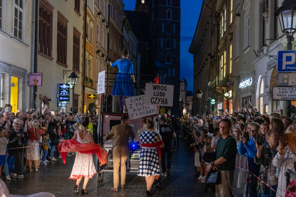 BSK_8365.jpg-Kronika Polska, Miszalski, Sęk  Autor: B. Świerzowski