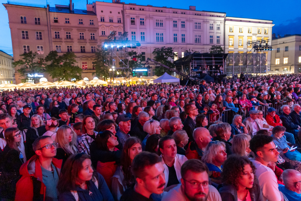 BSK_8422.jpg-Kronika Polska, Miszalski, Sęk  Autor: B. Świerzowski