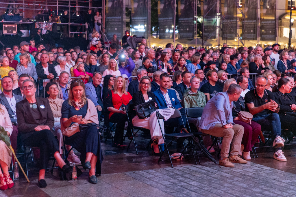 BSK_8425.jpg-Kronika Polska, Miszalski, Sęk  Autor: B. Świerzowski