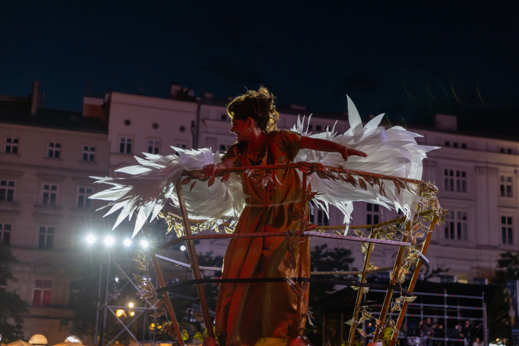 BSK_8530.jpg-Kronika Polska, Miszalski, Sęk  Autor: B. Świerzowski