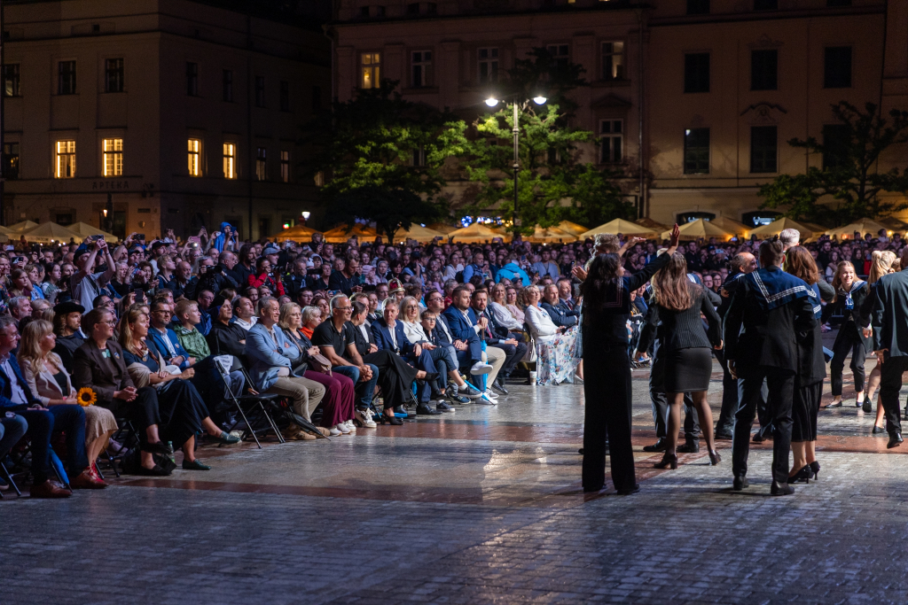 BSK_8610.jpg-Kronika Polska, Miszalski, Sęk  Autor: B. Świerzowski