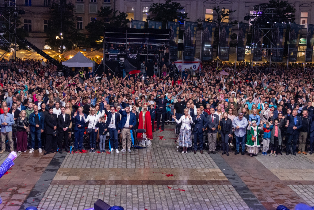 BSK_9018.jpg-Kronika Polska, Miszalski, Sęk  Autor: B. Świerzowski