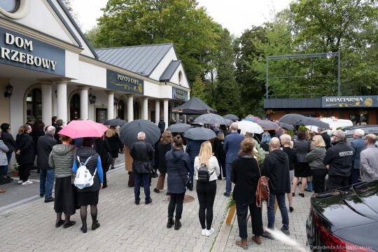 PW_575_001_fot. Piotr Wojnarowski.jpg-Pogrzeb Jadwigi Osuchowej na Cmentarzu Rakowickim