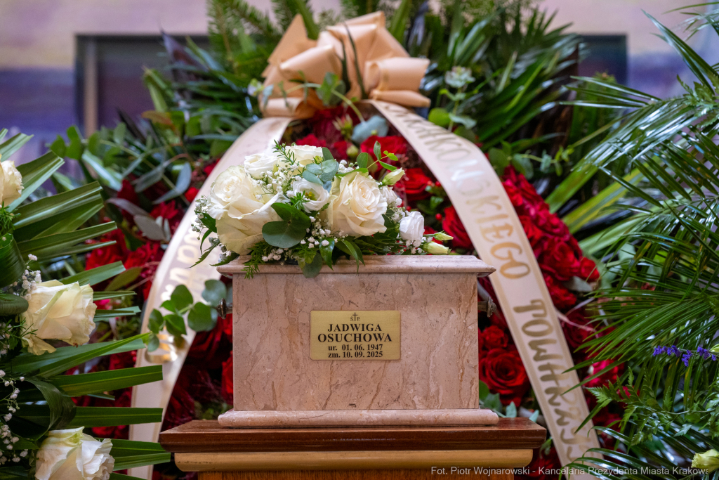 PW_575_002_fot. Piotr Wojnarowski.jpg-Pogrzeb Jadwigi Osuchowej na Cmentarzu Rakowickim  Autor: P. Wojnarowski