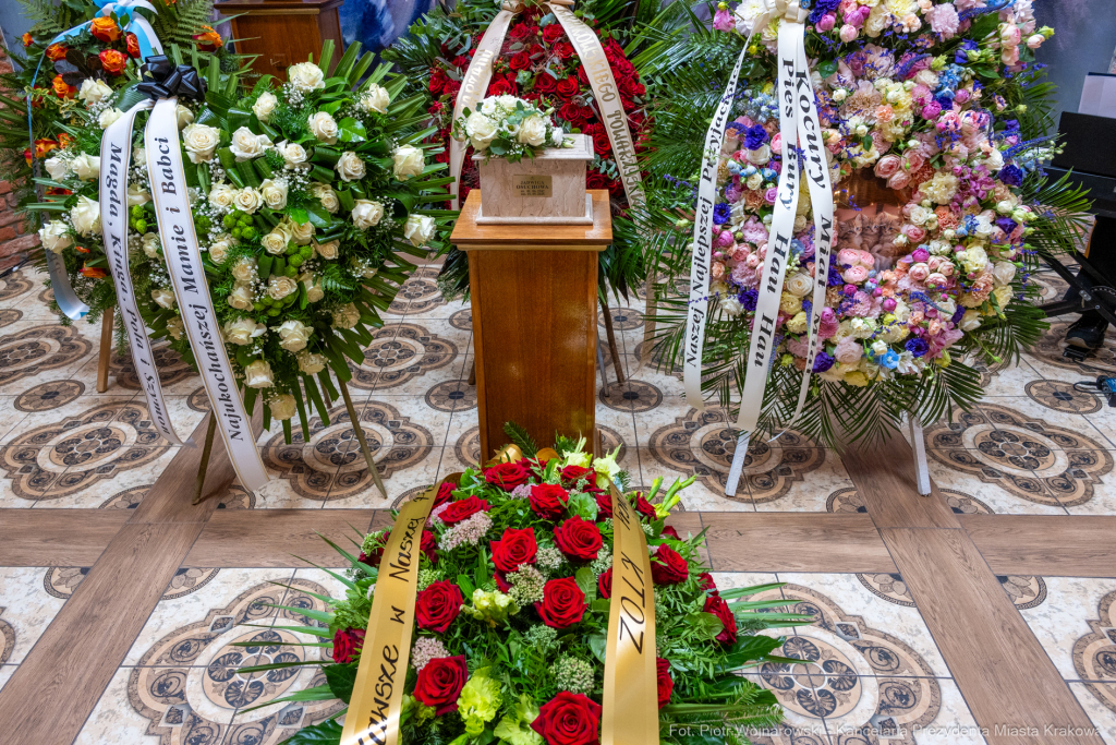 PW_575_006_fot. Piotr Wojnarowski.jpg-Pogrzeb Jadwigi Osuchowej na Cmentarzu Rakowickim  Autor: P. Wojnarowski