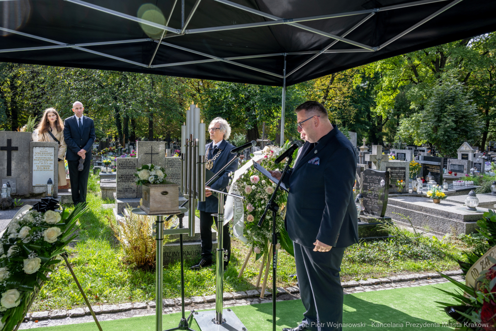 PW_575_023_fot. Piotr Wojnarowski.jpg-Pogrzeb Jadwigi Osuchowej na Cmentarzu Rakowickim  Autor: P. Wojnarowski