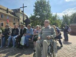 1aAAgqOt.jpg-Pielgrzymka mieszkańców do Sanktuarium w Mogile.