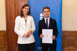 20250930-BSK_7718.jpg-Wybitna siódemka otrzymała Nagrody Edukacyjne