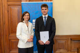 20250930-BSK_7760.jpg-Wybitna siódemka otrzymała Nagrody Edukacyjne