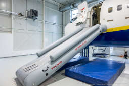 PW_584_046_fot. Piotr Wojnarowski.jpg-Ryanair, centrum treningowe