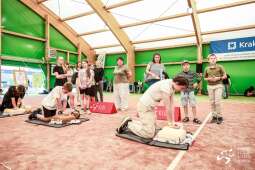 493456678_1218295873420469_695572030069500865_n.jpg-Krakowscy uczniowie ratują życie