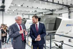 Ryanair inaugura un moderno centro de simulación y formación en Cracovia
