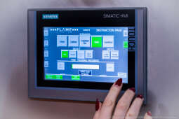 Ryanair inaugura un moderno centro de simulación y formación en Cracovia