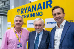 Ryanair inaugura un moderno centro de simulación y formación en Cracovia