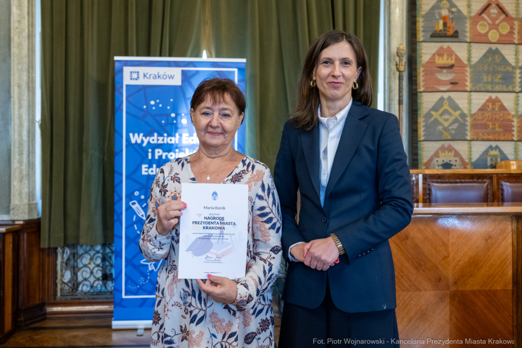 Klaman, nauczyciele, nagrody Prezydenta, dyrektorzy, kadra kierownicza  Autor: P. Wojnarowski