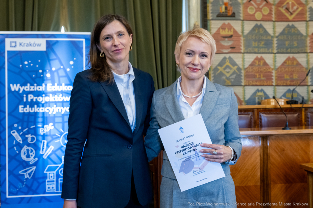 Klaman, nauczyciele, nagrody Prezydenta, dyrektorzy, kadra kierownicza  Autor: P. Wojnarowski